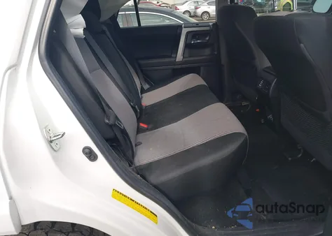 2022 Toyota 4Runner Sr5 z USA, uszkodzony, nr VIN JTEMU5JRXN6034091